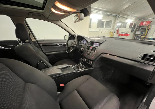 Mercedes-Benz Klasa C cena 25500 przebieg: 318000, rok produkcji 2009 z Poznań małe 92